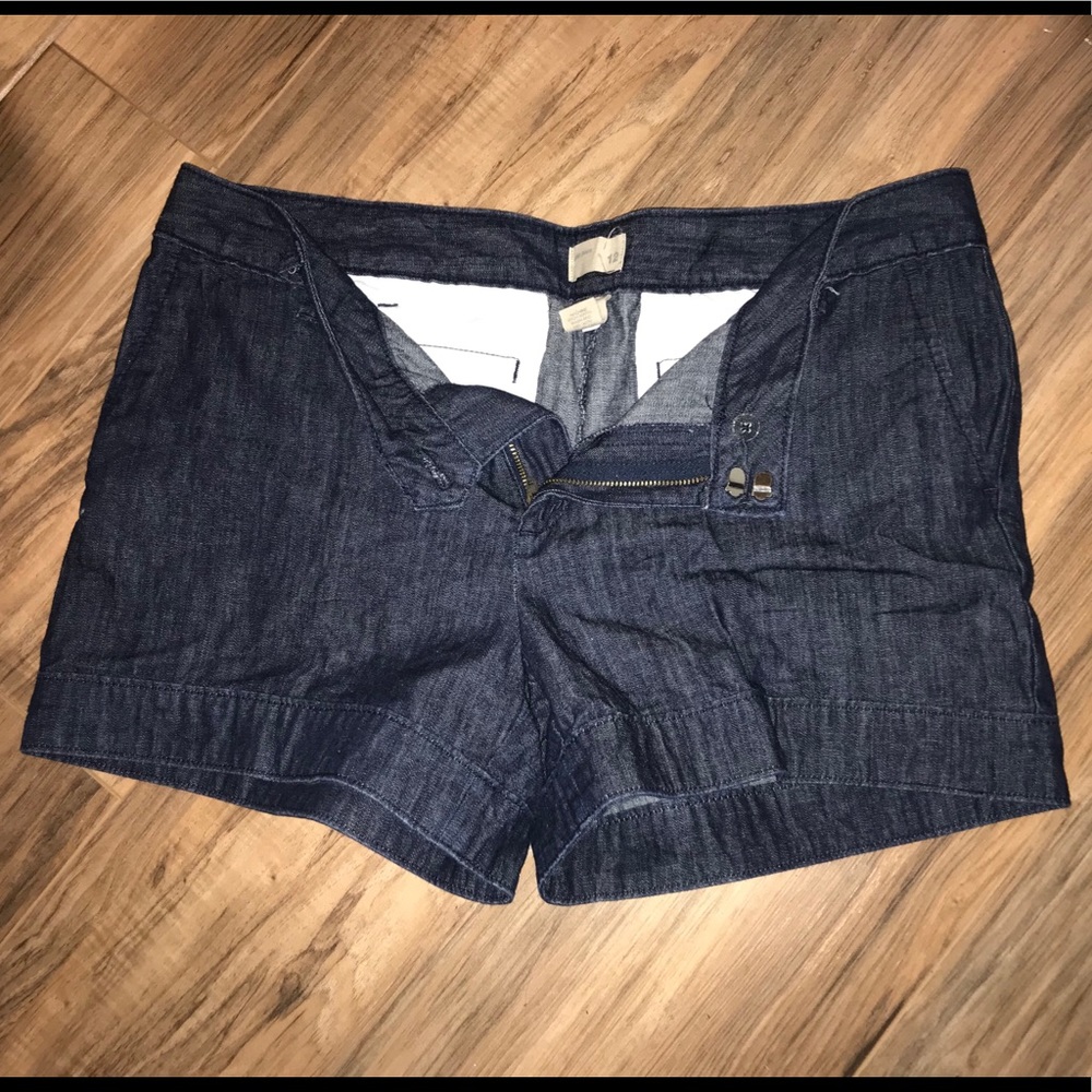 Gap Ladies casual denim shorts size 12